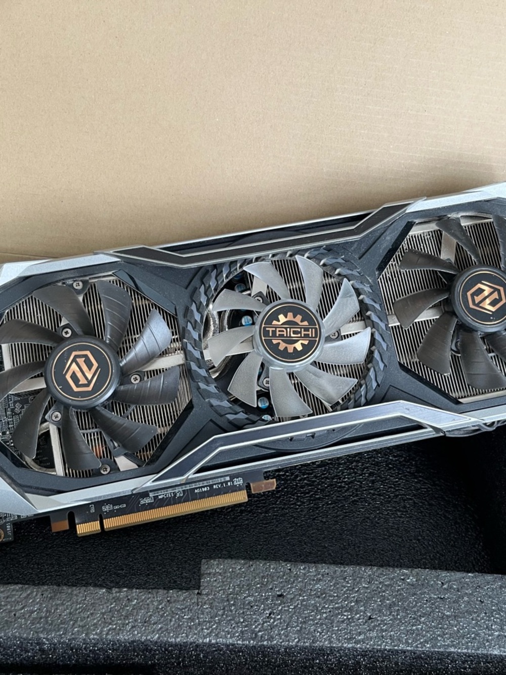 ASRock Taichung Radeon RX 5700 XT - Picture 5 of 6